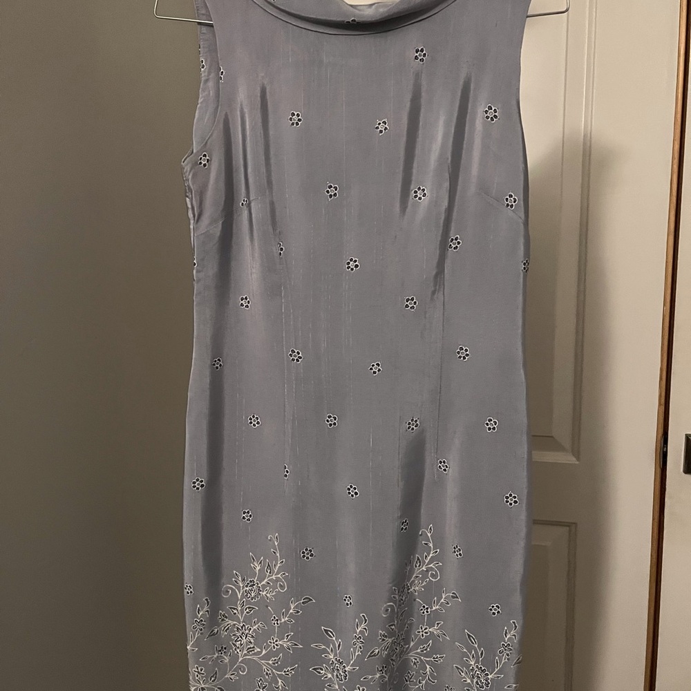 Vintage Sleeveless Light Blue Embroidered Shift Dress